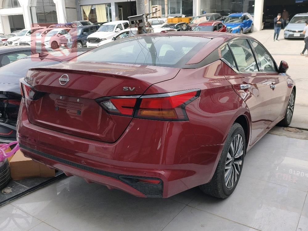 نيسان ألتيما